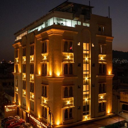 Raghunandan Palace - A Premier Boutique Stay, City Center & 500 Meters From City Railway Station Udaipur Ngoại thất bức ảnh