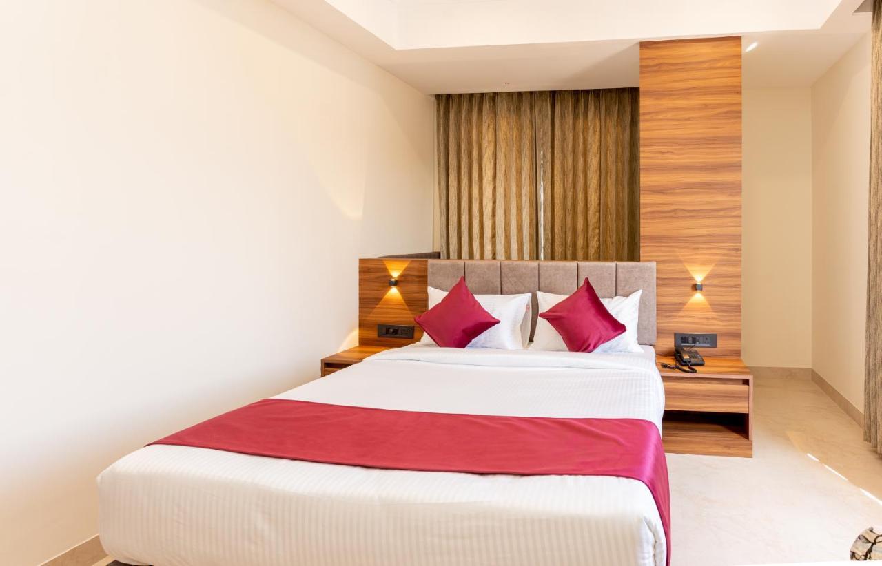 Raghunandan Palace - A Premier Boutique Stay, City Center & 500 Meters From City Railway Station Udaipur Ngoại thất bức ảnh
