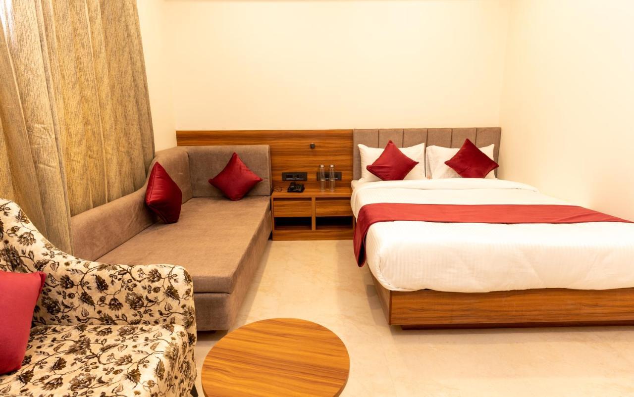 Raghunandan Palace - A Premier Boutique Stay, City Center & 500 Meters From City Railway Station Udaipur Ngoại thất bức ảnh