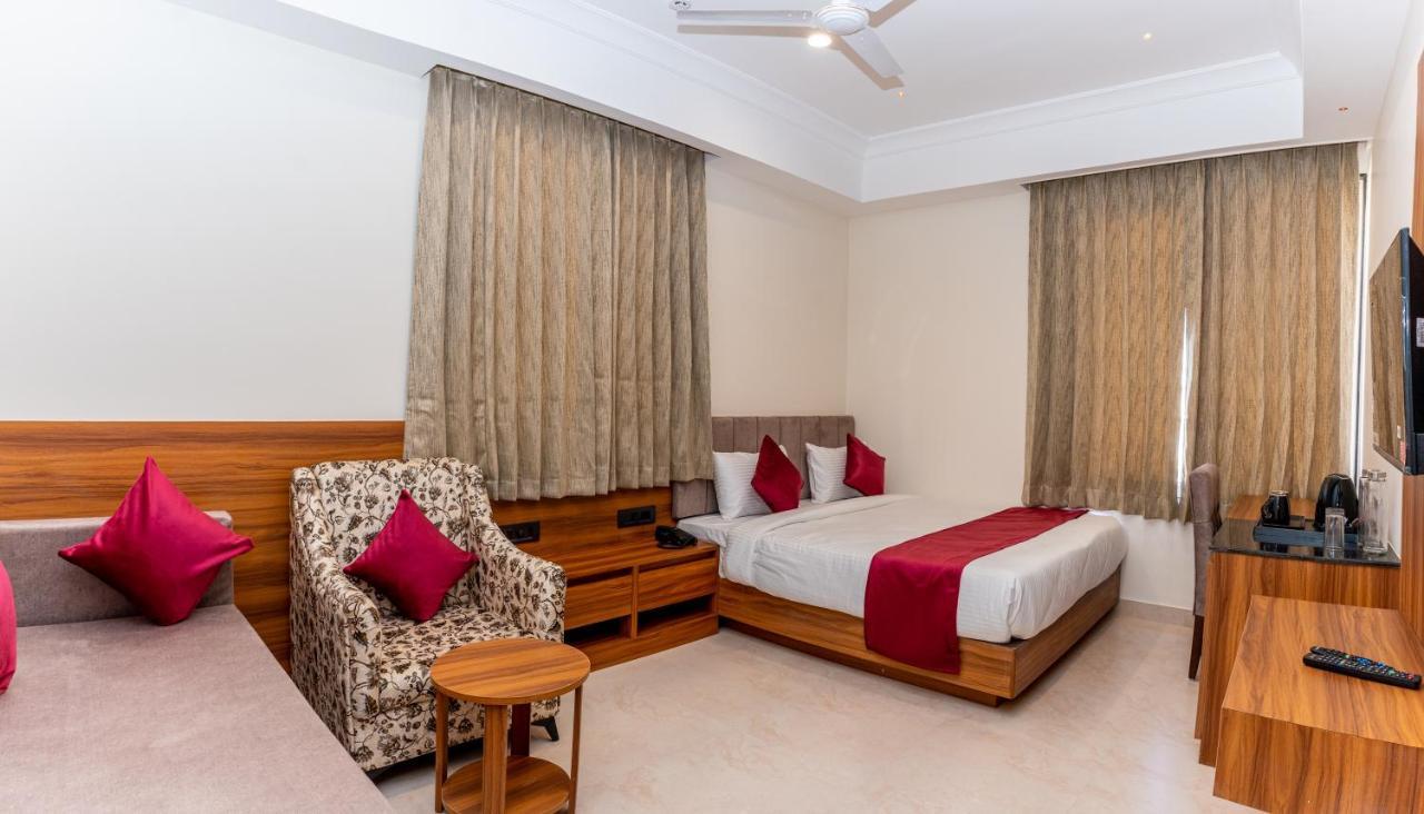 Raghunandan Palace - A Premier Boutique Stay, City Center & 500 Meters From City Railway Station Udaipur Ngoại thất bức ảnh