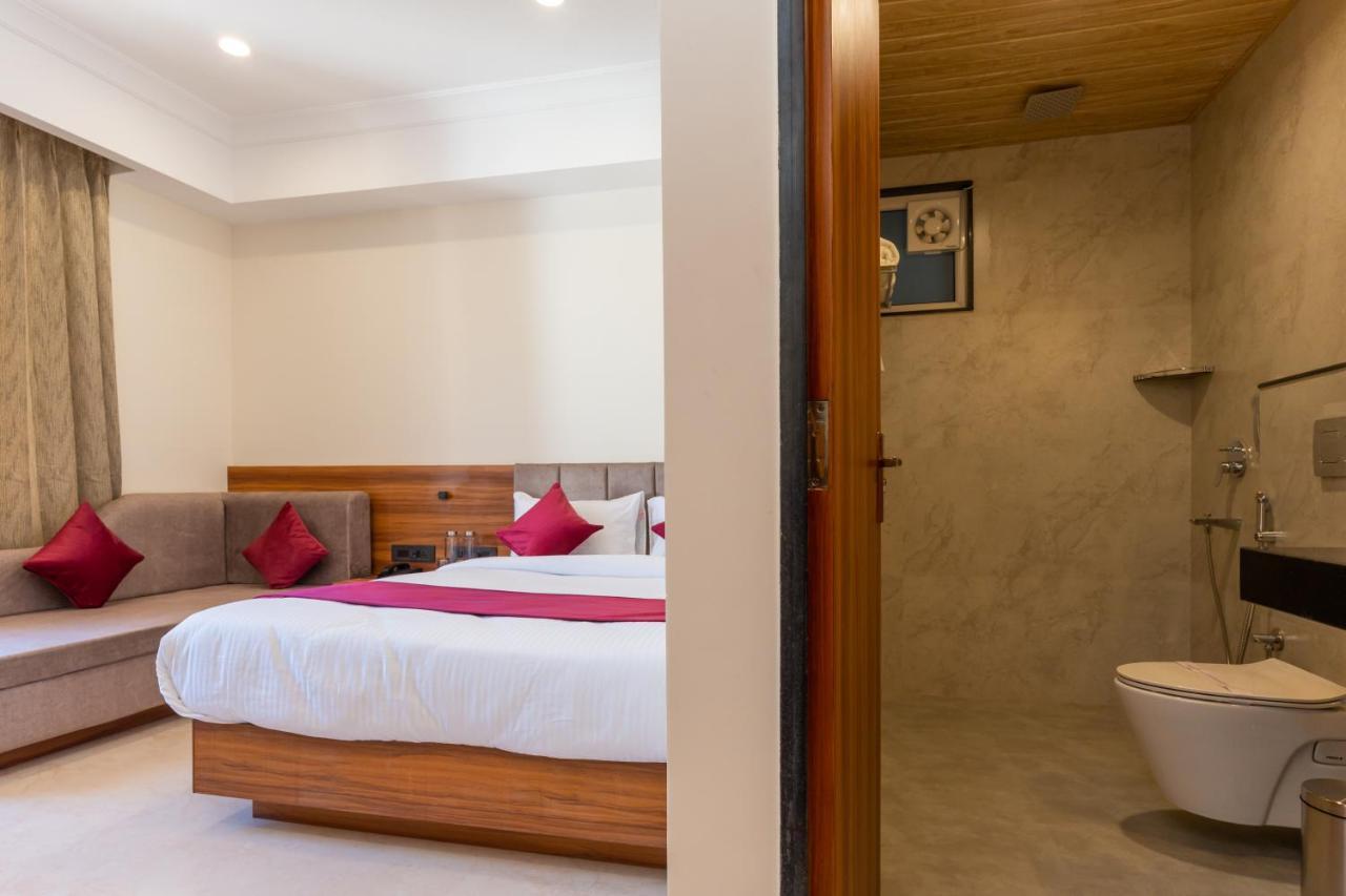 Raghunandan Palace - A Premier Boutique Stay, City Center & 500 Meters From City Railway Station Udaipur Ngoại thất bức ảnh