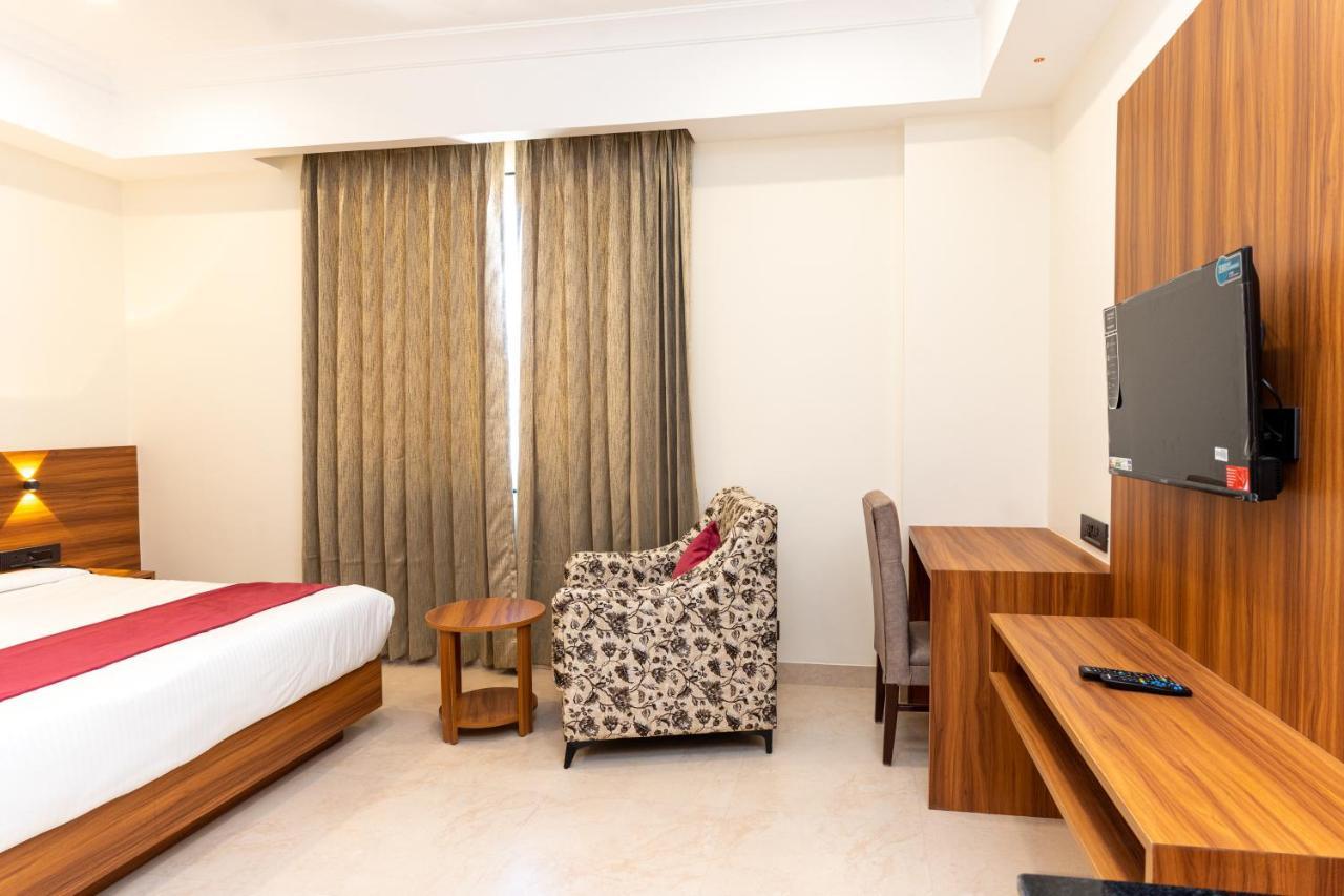 Raghunandan Palace - A Premier Boutique Stay, City Center & 500 Meters From City Railway Station Udaipur Ngoại thất bức ảnh