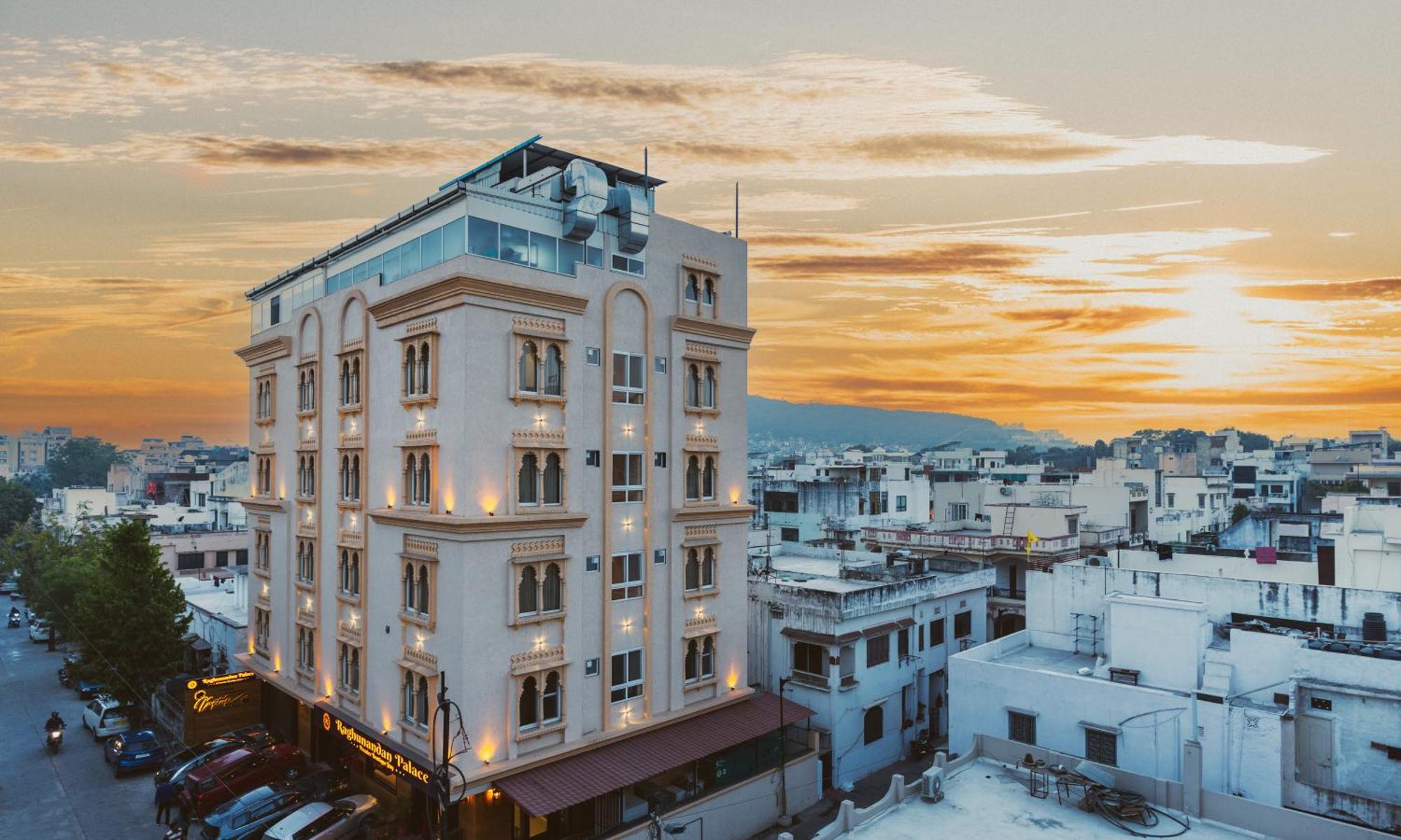 Raghunandan Palace - A Premier Boutique Stay, City Center & 500 Meters From City Railway Station Udaipur Ngoại thất bức ảnh