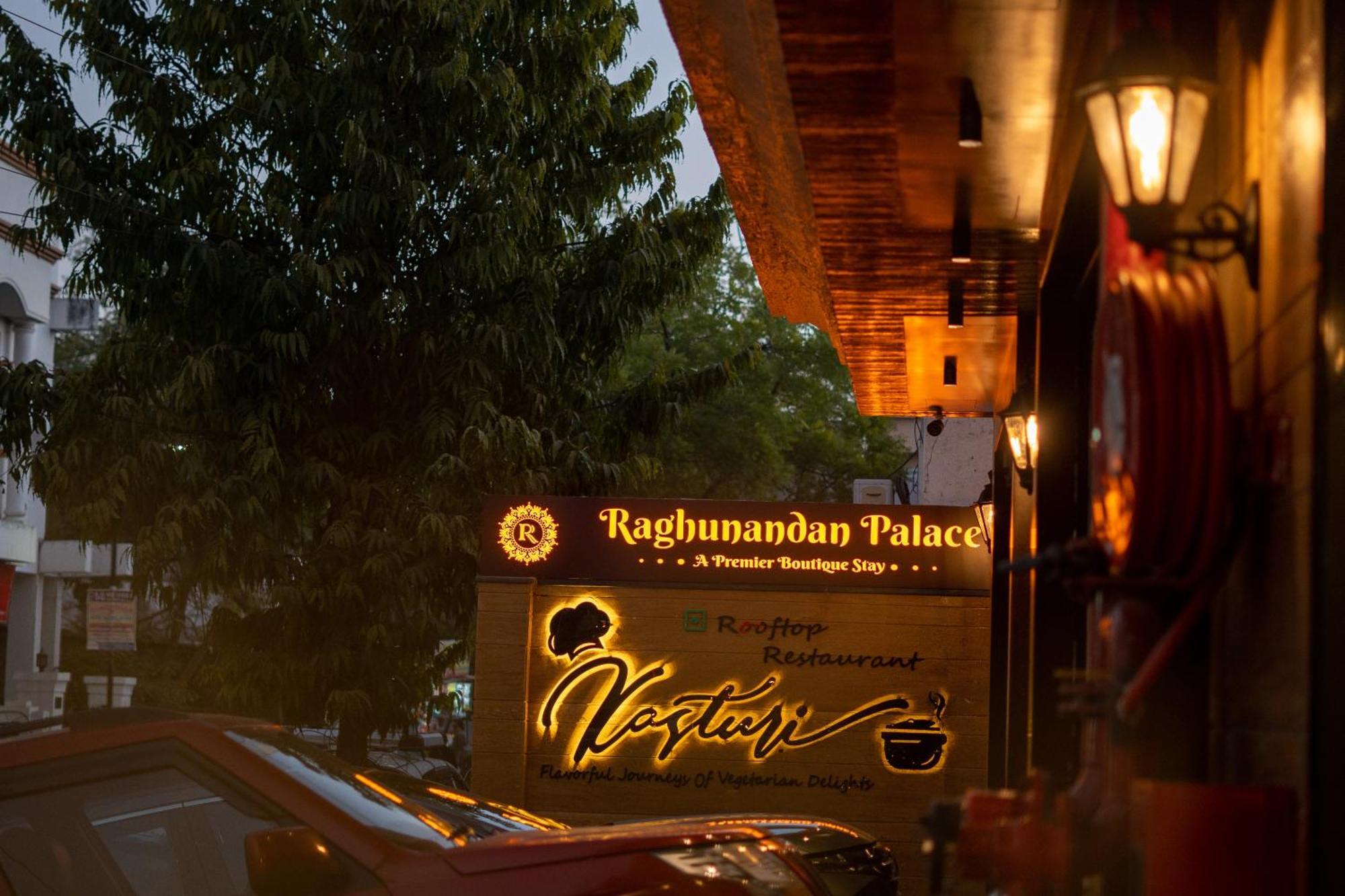 Raghunandan Palace - A Premier Boutique Stay, City Center & 500 Meters From City Railway Station Udaipur Ngoại thất bức ảnh