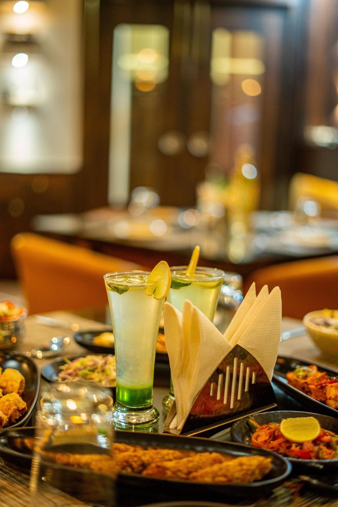Raghunandan Palace - A Premier Boutique Stay, City Center & 500 Meters From City Railway Station Udaipur Ngoại thất bức ảnh
