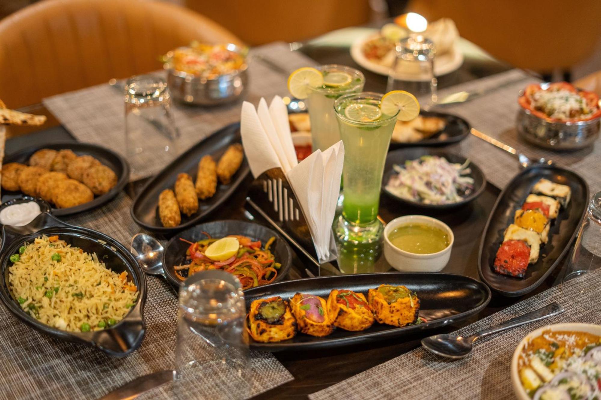 Raghunandan Palace - A Premier Boutique Stay, City Center & 500 Meters From City Railway Station Udaipur Ngoại thất bức ảnh