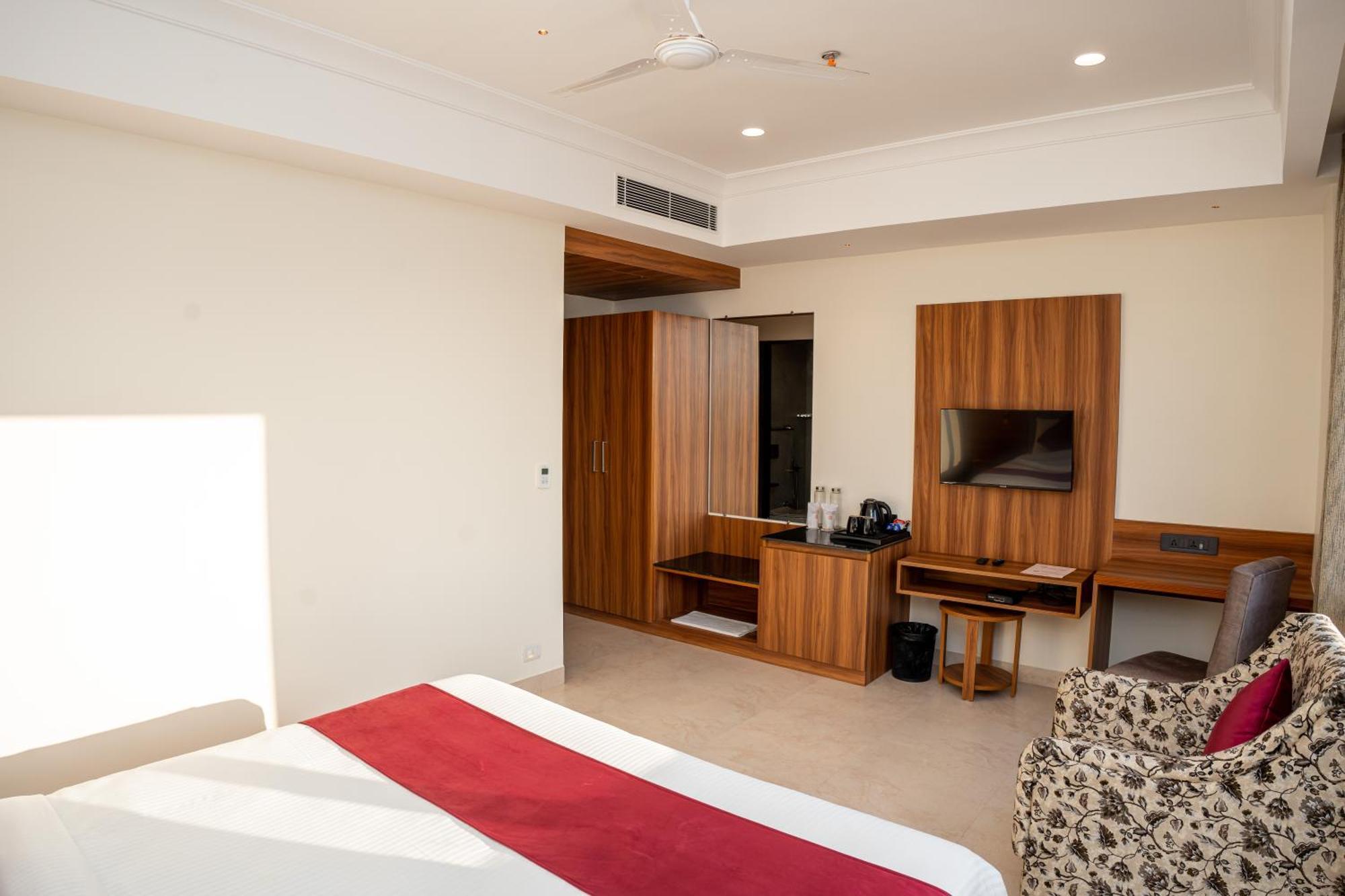 Raghunandan Palace - A Premier Boutique Stay, City Center & 500 Meters From City Railway Station Udaipur Ngoại thất bức ảnh