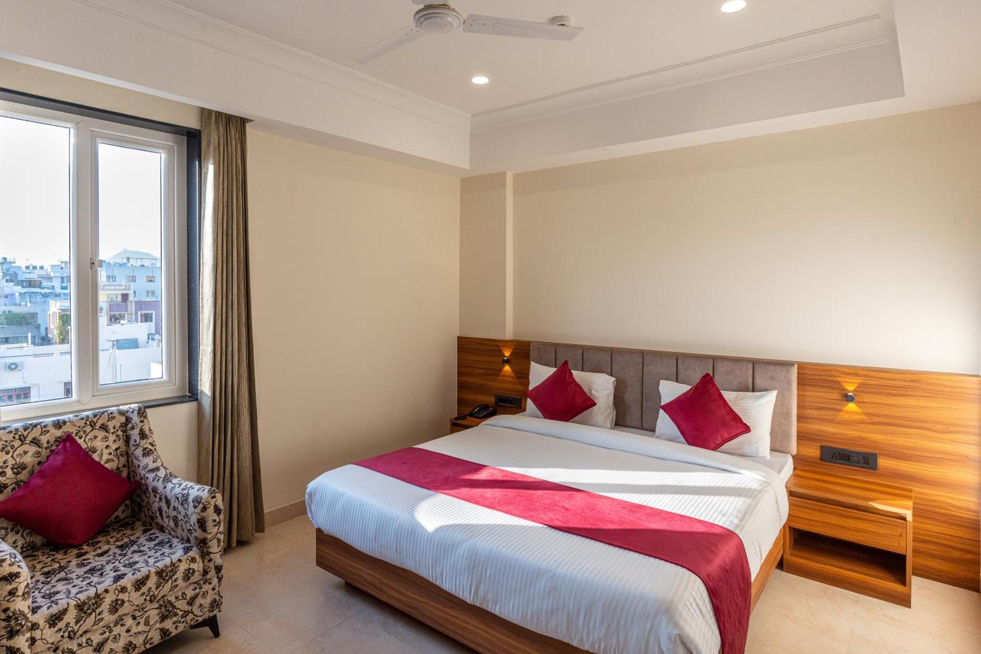 Raghunandan Palace - A Premier Boutique Stay, City Center & 500 Meters From City Railway Station Udaipur Ngoại thất bức ảnh