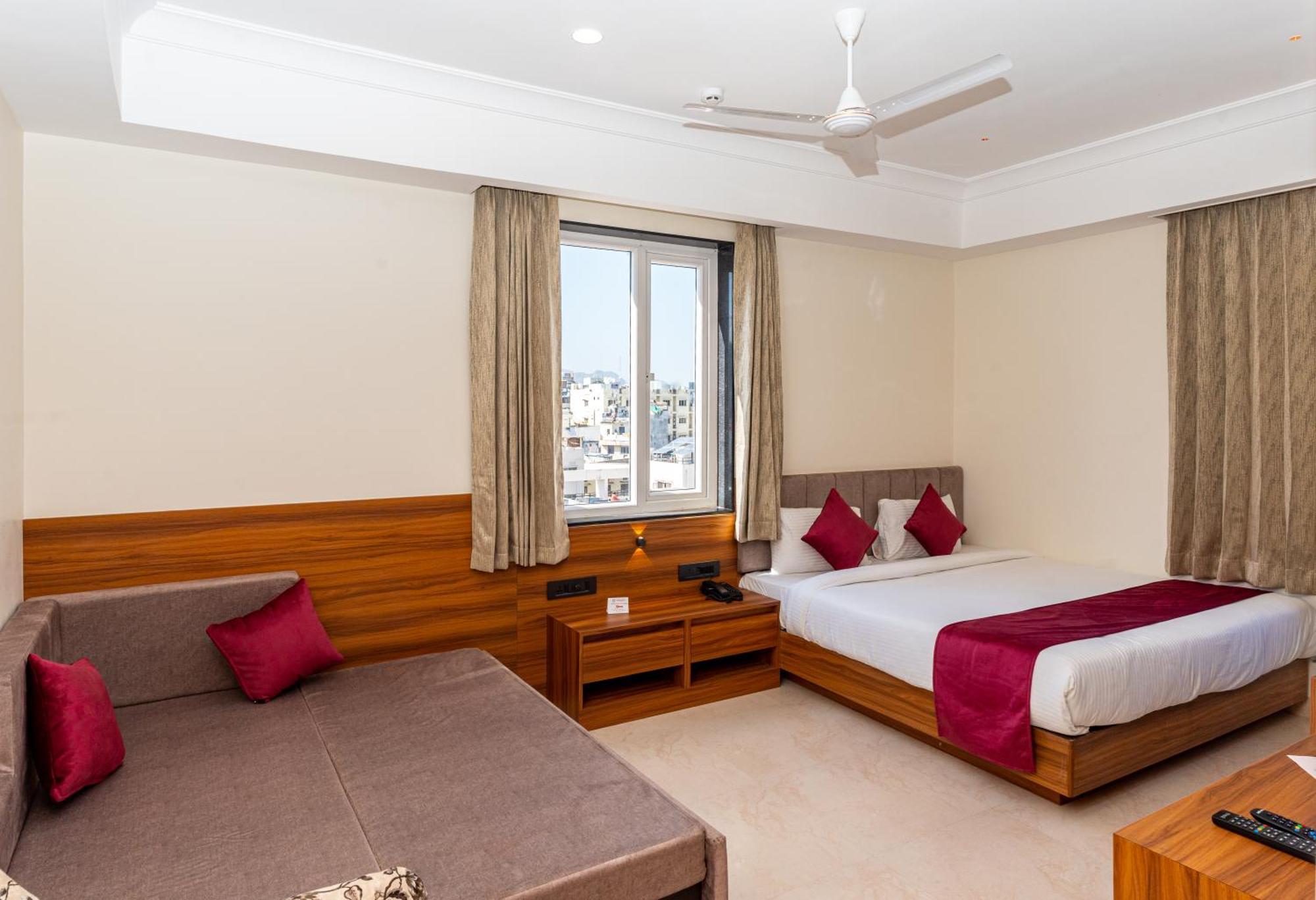 Raghunandan Palace - A Premier Boutique Stay, City Center & 500 Meters From City Railway Station Udaipur Ngoại thất bức ảnh